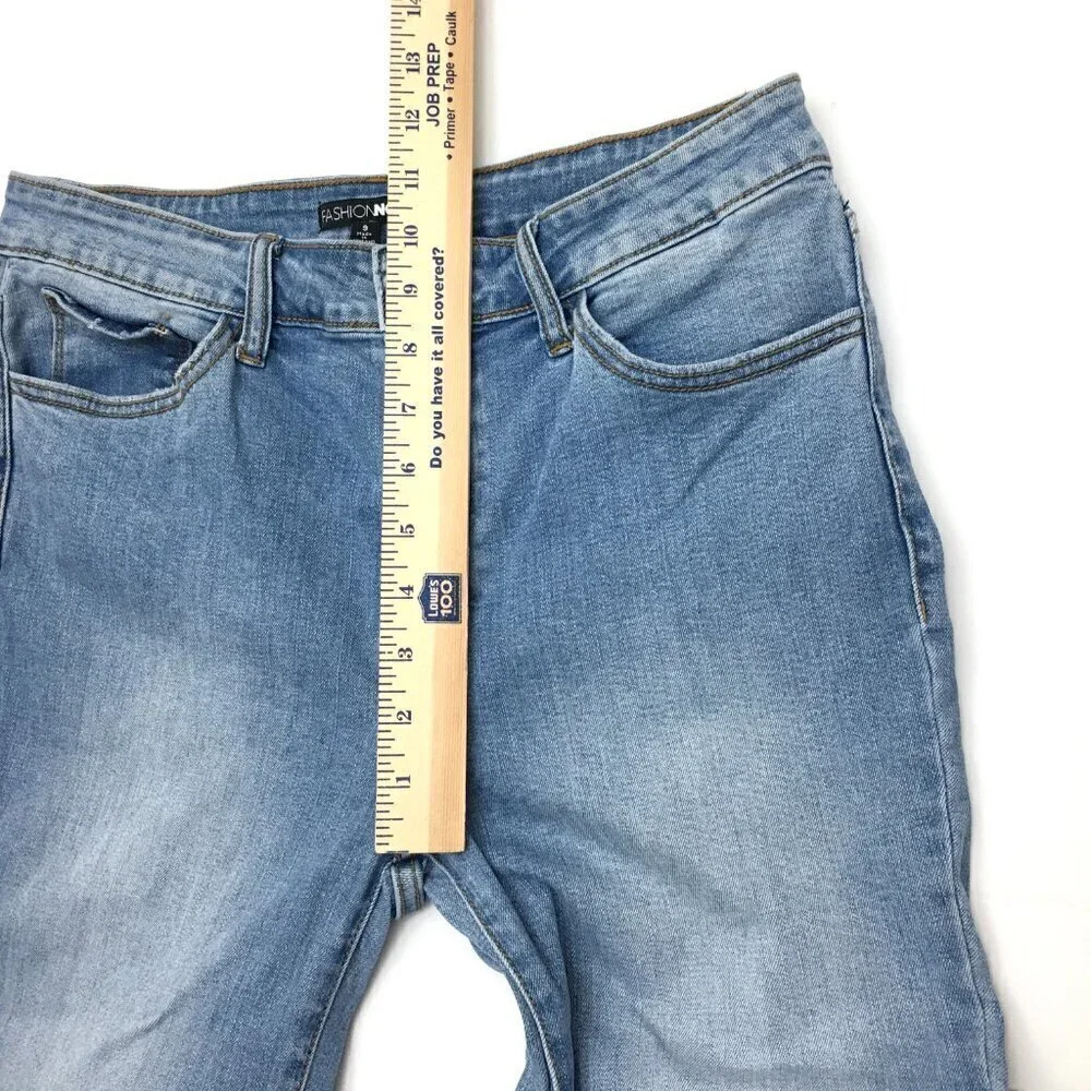Fashion Nova Women's Jeans Flare Leg High Rise Light Wash Juniors 9 length 32